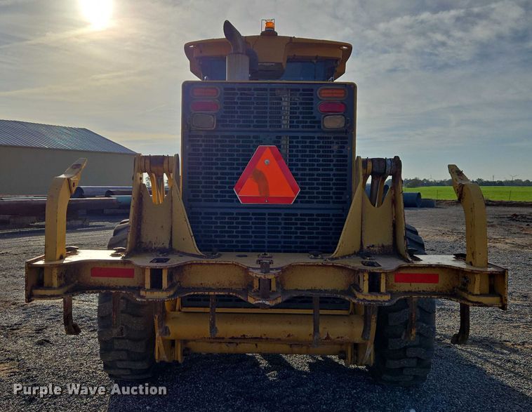 image for item ET5244 2006 John Deere 770D motor grader