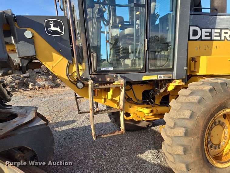 image for item ET5244 2006 John Deere 770D motor grader