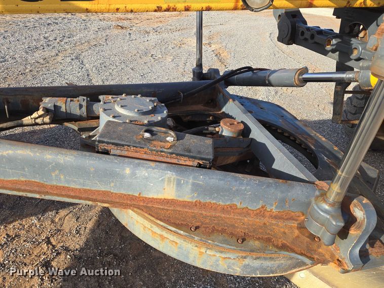 image for item ET5244 2006 John Deere 770D motor grader