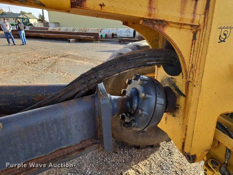 image for item ET5244 2006 John Deere 770D motor grader