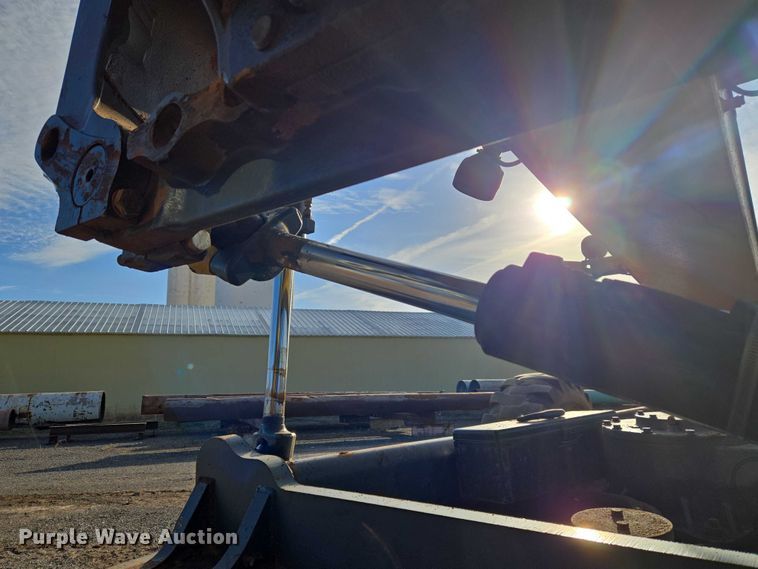 image for item ET5244 2006 John Deere 770D motor grader