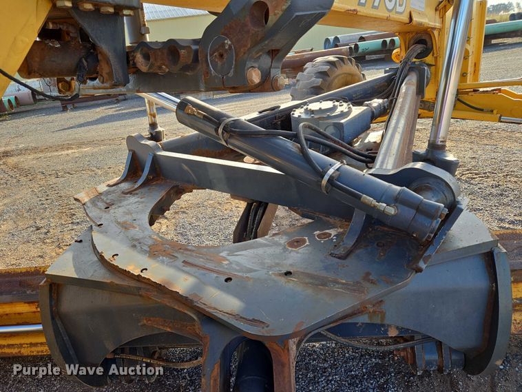 image for item ET5244 2006 John Deere 770D motor grader