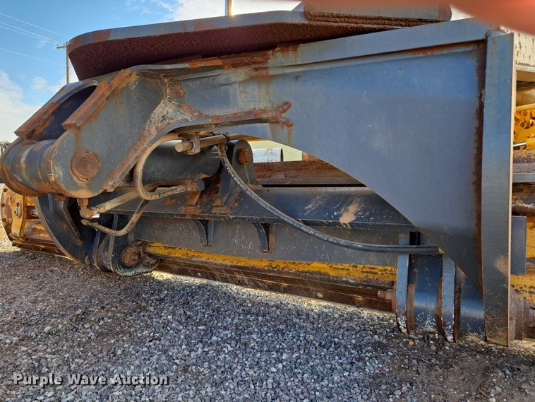 image for item ET5244 2006 John Deere 770D motor grader