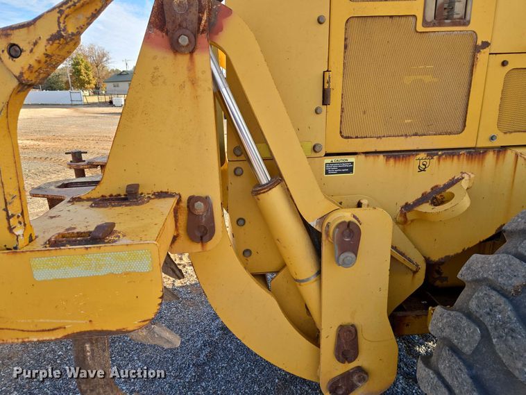 image for item ET5244 2006 John Deere 770D motor grader