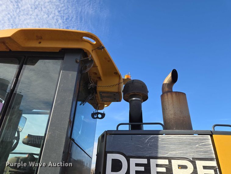 image for item ET5244 2006 John Deere 770D motor grader