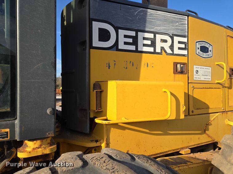 image for item ET5244 2006 John Deere 770D motor grader