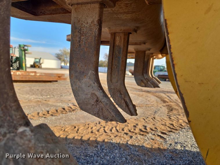 image for item ET5244 2006 John Deere 770D motor grader