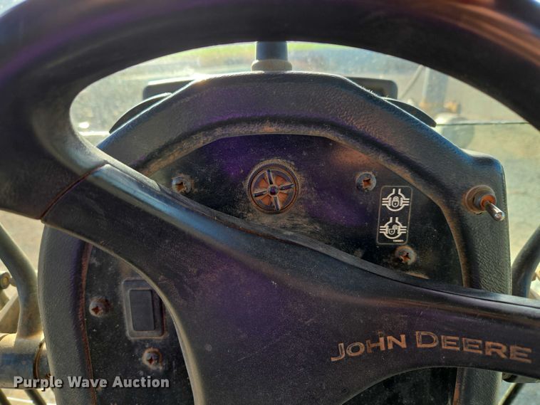 image for item ET5244 2006 John Deere 770D motor grader