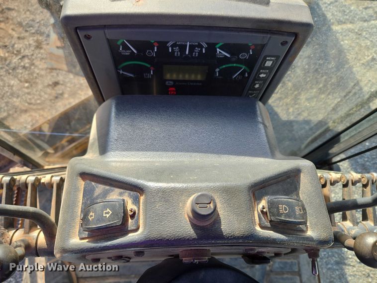 image for item ET5244 2006 John Deere 770D motor grader