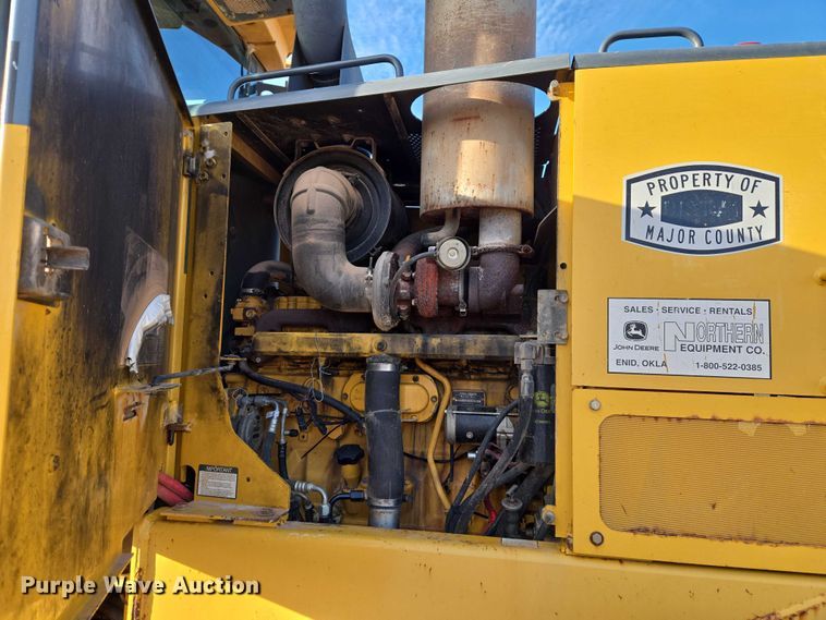 image for item ET5244 2006 John Deere 770D motor grader