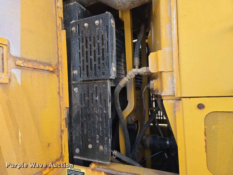 image for item ET5244 2006 John Deere 770D motor grader