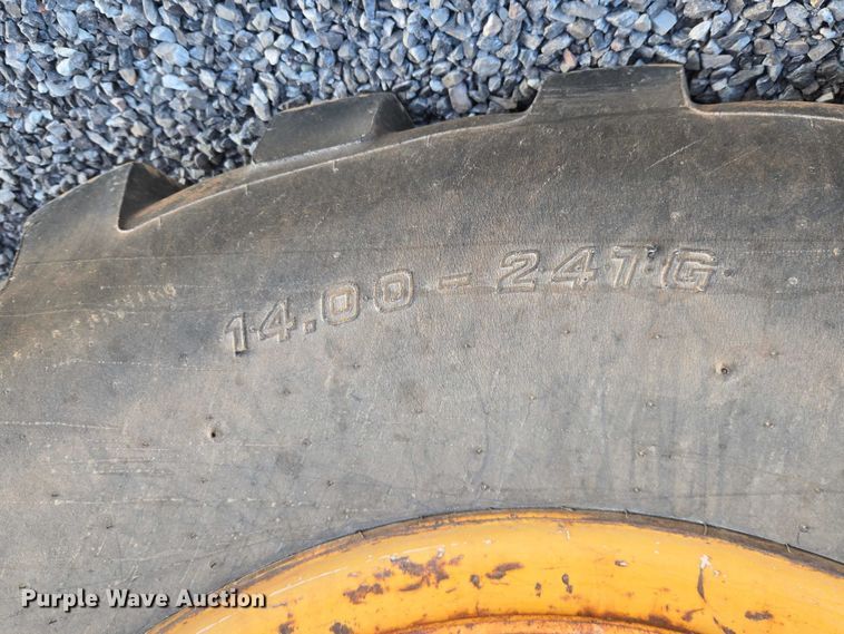 image for item ET5244 2006 John Deere 770D motor grader