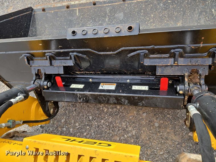 image for item ET5275 2023 Gehl VT320 tracked skid steer loader