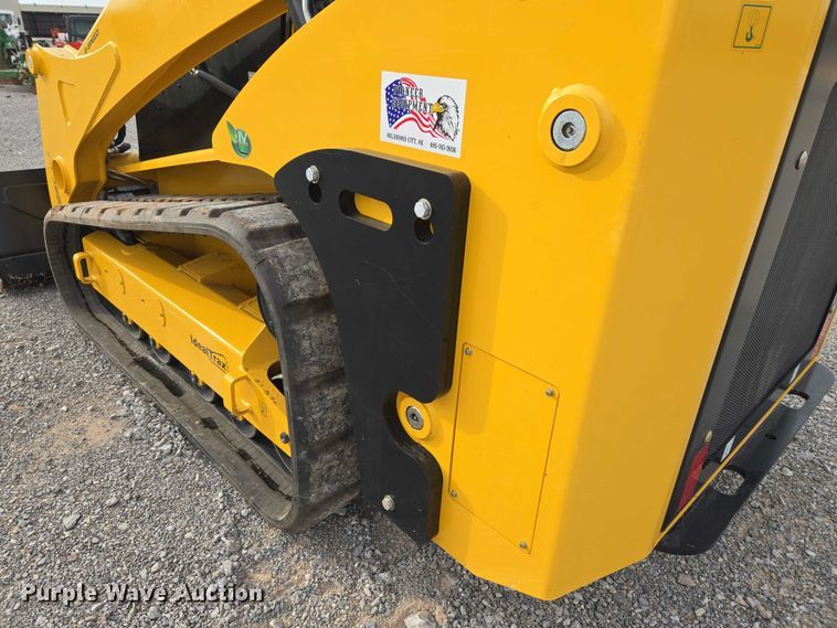 image for item ET5275 2023 Gehl VT320 tracked skid steer loader
