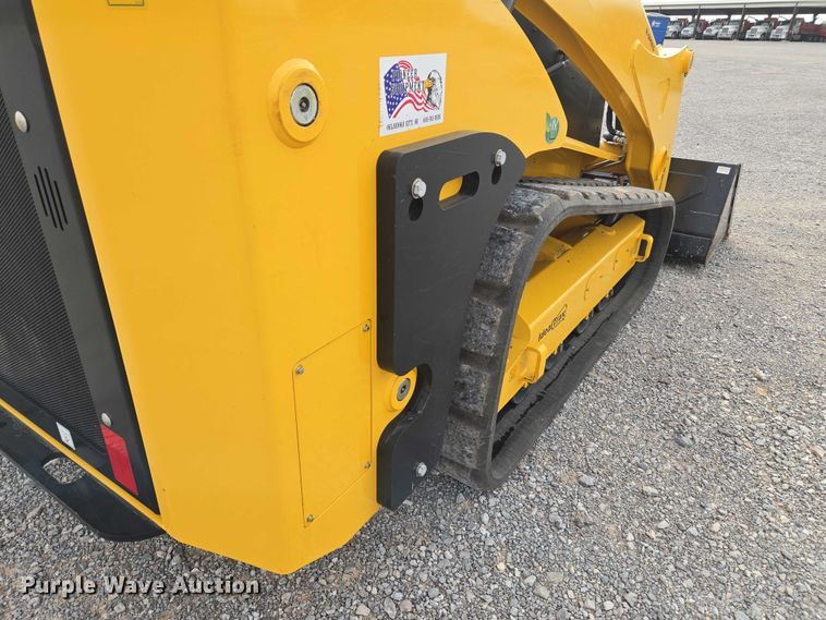 image for item ET5275 2023 Gehl VT320 tracked skid steer loader