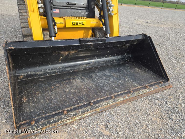 image for item ET5275 2023 Gehl VT320 tracked skid steer loader