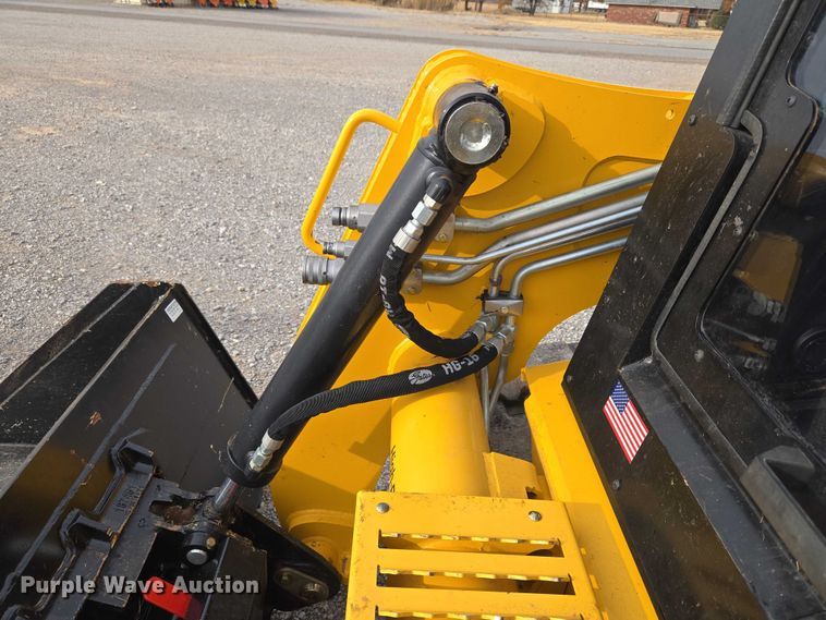 image for item ET5275 2023 Gehl VT320 tracked skid steer loader