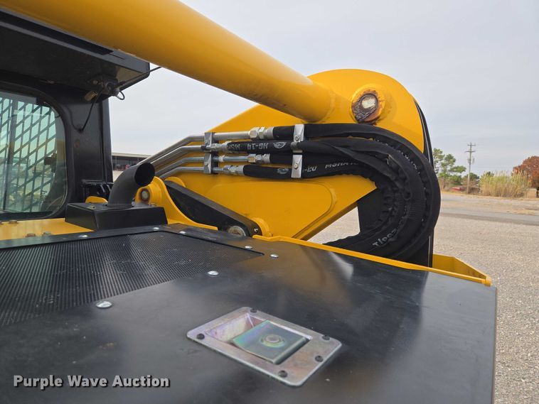 image for item ET5275 2023 Gehl VT320 tracked skid steer loader