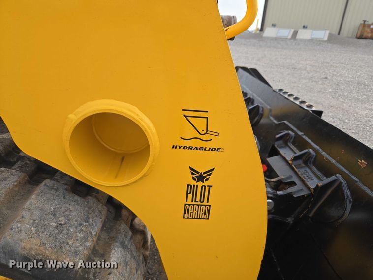 image for item ET5275 2023 Gehl VT320 tracked skid steer loader