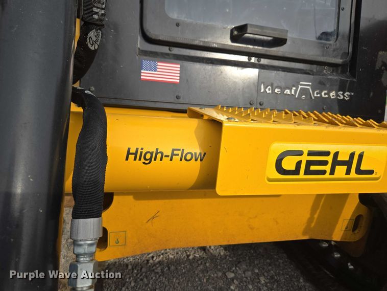 image for item ET5275 2023 Gehl VT320 tracked skid steer loader