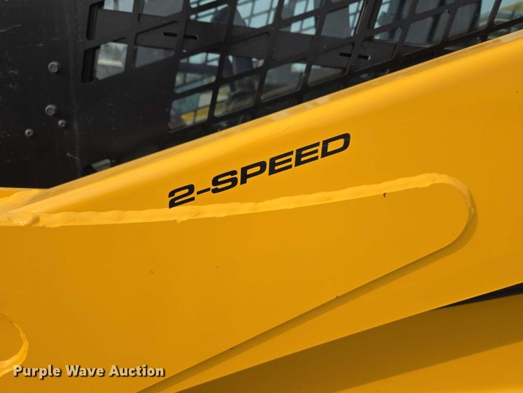 image for item ET5275 2023 Gehl VT320 tracked skid steer loader