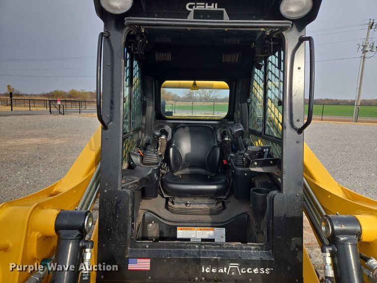 image for item ET5275 2023 Gehl VT320 tracked skid steer loader