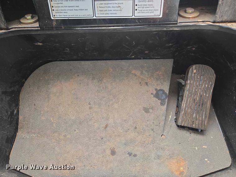 image for item ET5275 2023 Gehl VT320 tracked skid steer loader