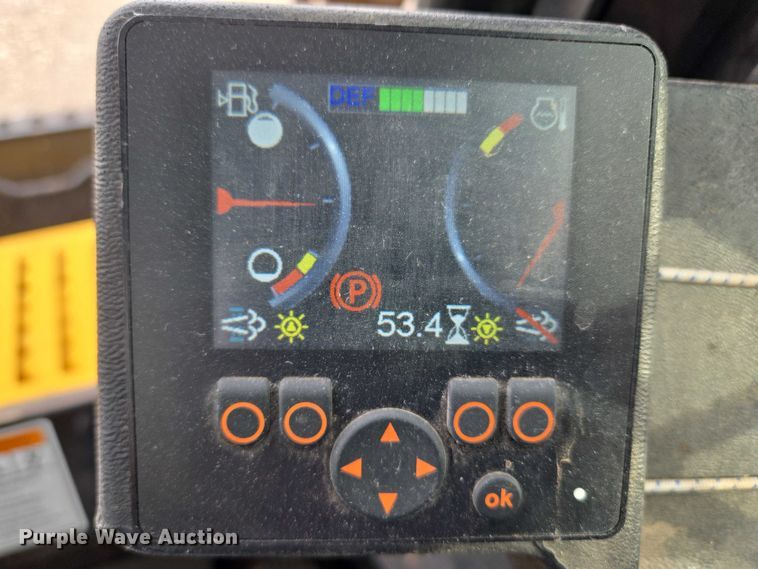 image for item ET5275 2023 Gehl VT320 tracked skid steer loader