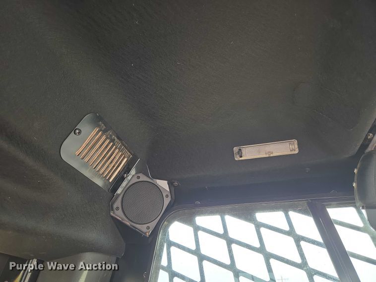 image for item ET5275 2023 Gehl VT320 tracked skid steer loader