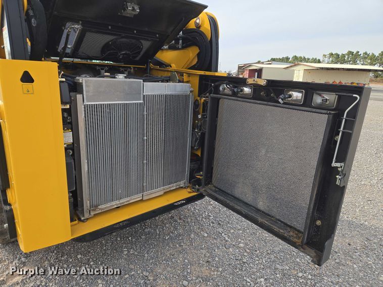 image for item ET5275 2023 Gehl VT320 tracked skid steer loader