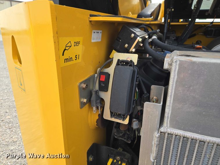 image for item ET5275 2023 Gehl VT320 tracked skid steer loader