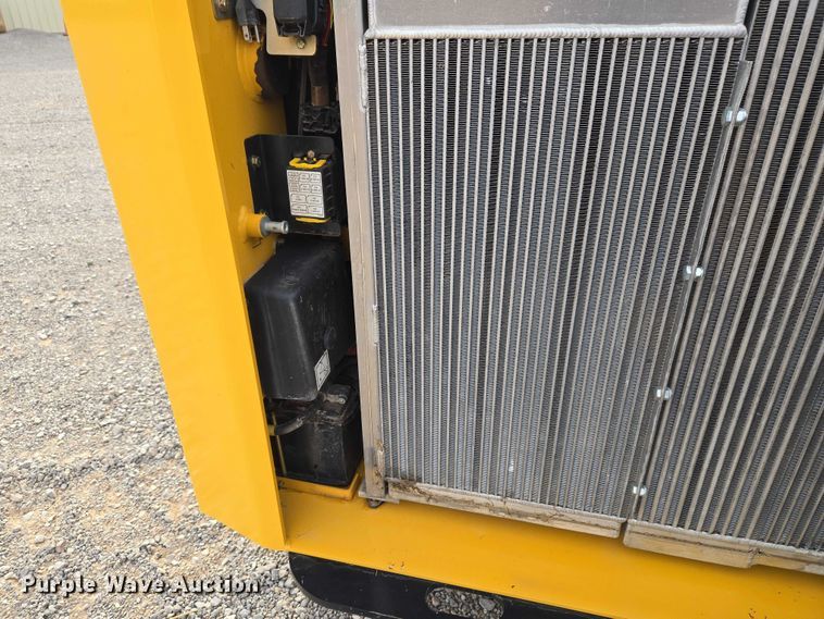 image for item ET5275 2023 Gehl VT320 tracked skid steer loader