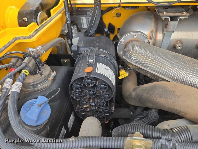 image for item ET5275 2023 Gehl VT320 tracked skid steer loader