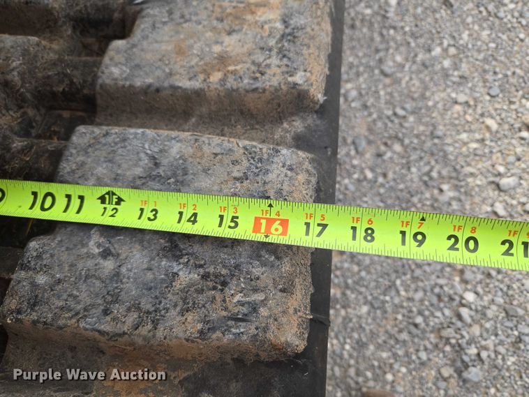 image for item ET5275 2023 Gehl VT320 tracked skid steer loader