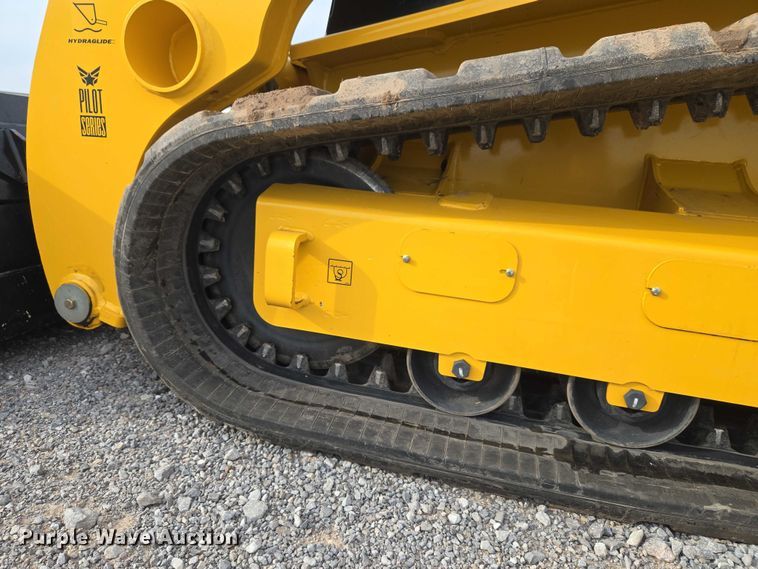 image for item ET5275 2023 Gehl VT320 tracked skid steer loader