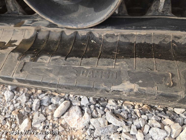 image for item ET5275 2023 Gehl VT320 tracked skid steer loader