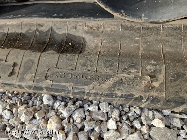 image for item ET5275 2023 Gehl VT320 tracked skid steer loader