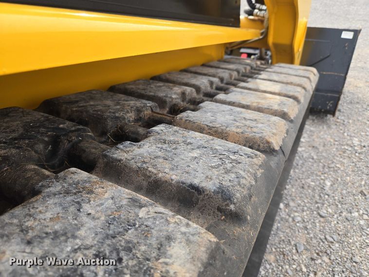 image for item ET5275 2023 Gehl VT320 tracked skid steer loader