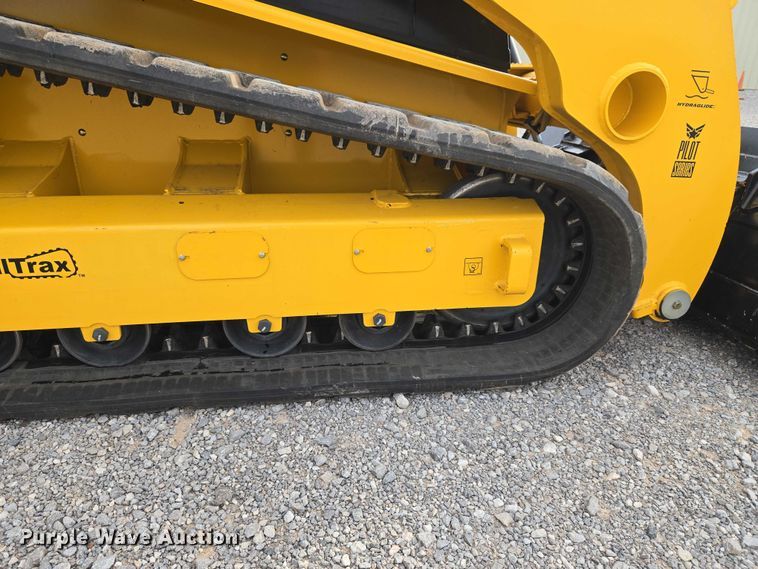 image for item ET5275 2023 Gehl VT320 tracked skid steer loader