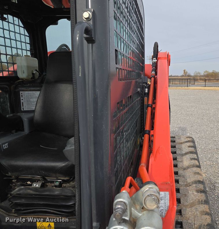 image for item ET5276 2022 Kubota SVL 97-2 tracked skid steer loader