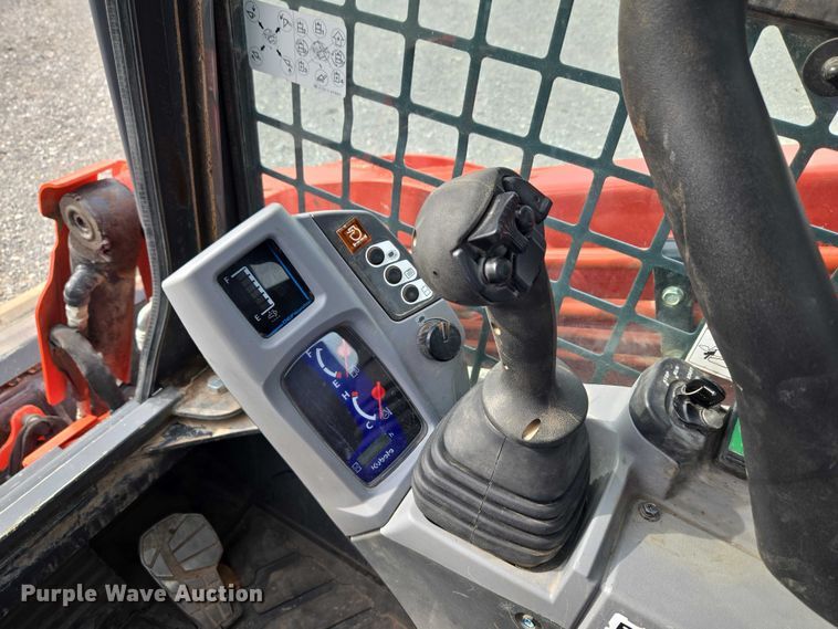 image for item ET5276 2022 Kubota SVL 97-2 tracked skid steer loader