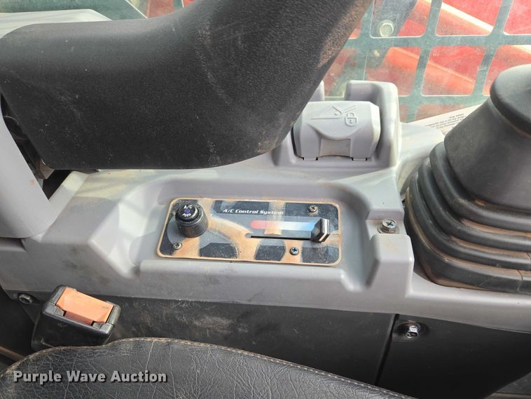 image for item ET5276 2022 Kubota SVL 97-2 tracked skid steer loader