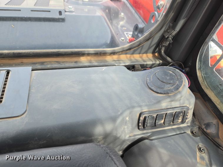 image for item ET5276 2022 Kubota SVL 97-2 tracked skid steer loader