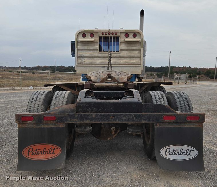 image for item ET5283 1995 Peterbilt 378 semi truck