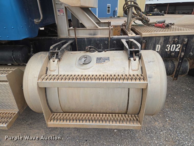 image for item ET5283 1995 Peterbilt 378 semi truck