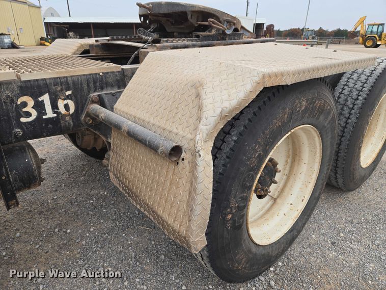 image for item ET5283 1995 Peterbilt 378 semi truck