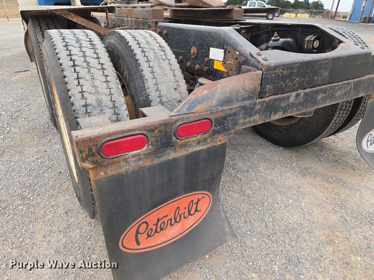 image for item ET5283 1995 Peterbilt 378 semi truck