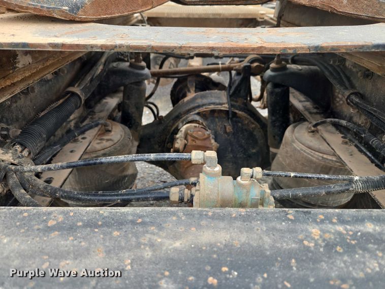 image for item ET5283 1995 Peterbilt 378 semi truck