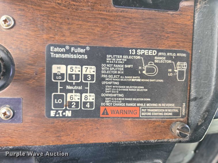 image for item ET5283 1995 Peterbilt 378 semi truck