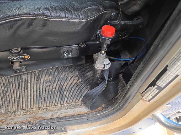 image for item ET5283 1995 Peterbilt 378 semi truck